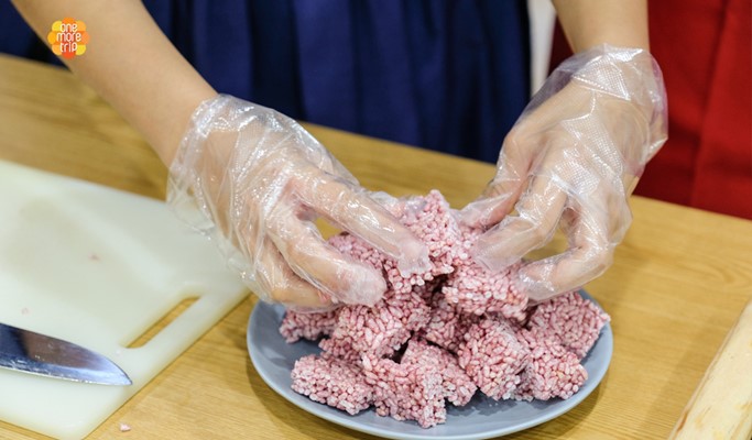 Traditional Korean Cooking & Craft at Korean Food Masters' Center