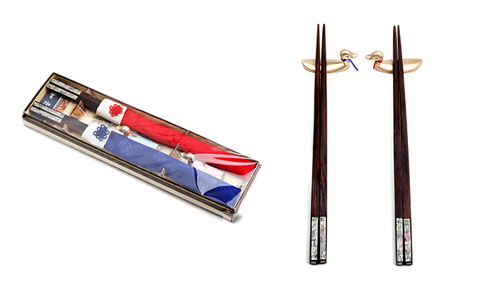 Korea Proxy Shopping: Korean Wooden Chopsticks and Rests Set