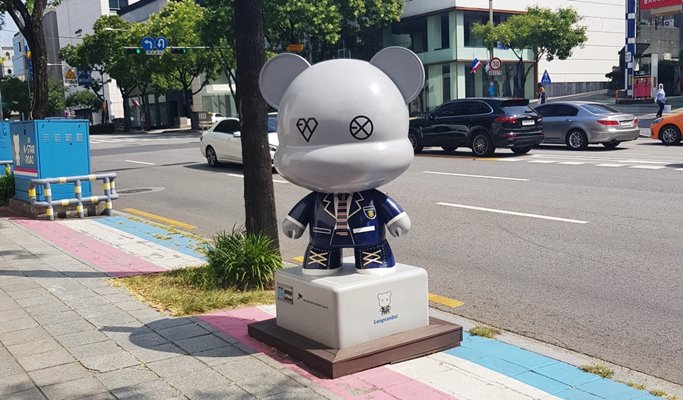 K-Pop Entertainment Companies & Idol Restaurant Private Tour