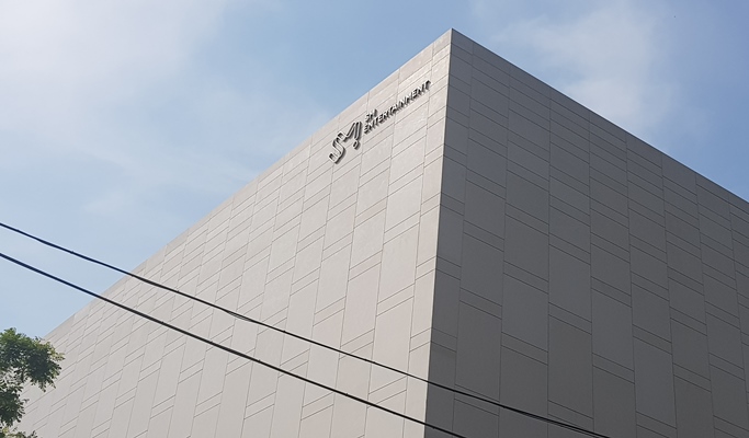 K-Pop Entertainment Companies & Idol Restaurant Private Tour