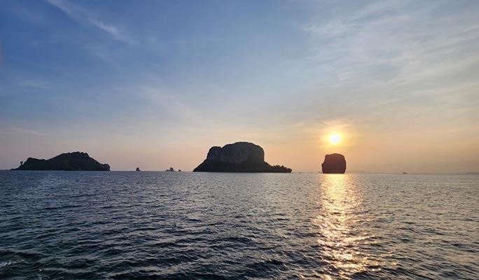 Krabi 7 Islands 1 Day Sunset Tour (+ BBQ Dinner/Snorkeling) (Speedboat/longtail boat) (+ Hotel Transfer)