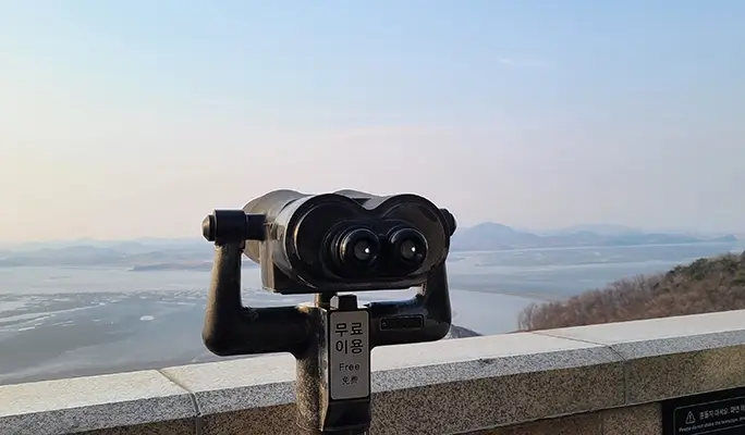 Paju DMZ 1 Day Tour: Imjingak Park + Freedom Bridge + 3rd Tunnel + Dora Observatory - from Seoul