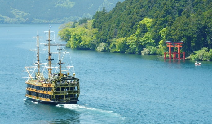 Hakone Ropeway & Pirate Ship & Oshino Hakkai 1 Day Tour from Tokyo