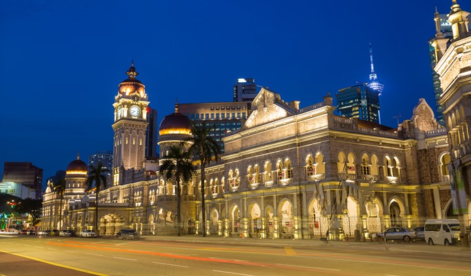 Kuala Lumpur Chinatown + Merdeka Square + KL Tower + Petronas Twin Tower Evening Tour (+Dinner/Transfer)