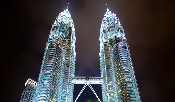 Kuala Lumpur Chinatown + Merdeka Square + KL Tower + Petronas Twin Tower Evening Tour (+Dinner/Transfer)