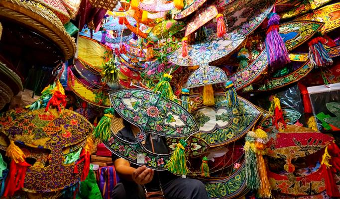 Kuala Lumpur Little India + Pasar Seni + Petaling Street + Royal Selangor Visitor Centre + Kuala Lumpur Craft Complex 1 Day Shopping Tour