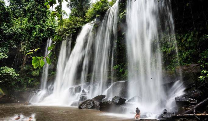 Kulen National Park: Kulen Waterfall + River of Thousand Lingas + Reclining Buddha Statue 1 Day Tour - from Siem Reap