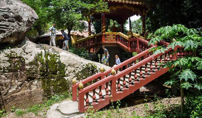 Kulen National Park: Kulen Waterfall + River of Thousand Lingas + Reclining Buddha Statue 1 Day Tour - from Siem Reap