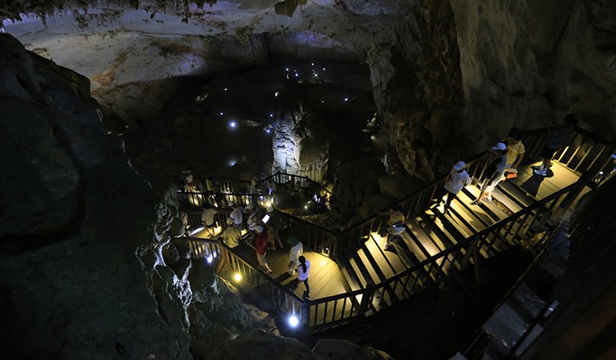 Paradise Cave & La Vang Church 1 Day Tour - from Hue City