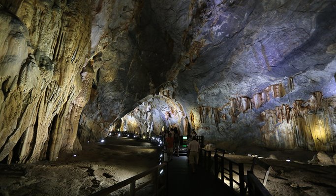 Paradise Cave & La Vang Church 1 Day Tour - from Hue City