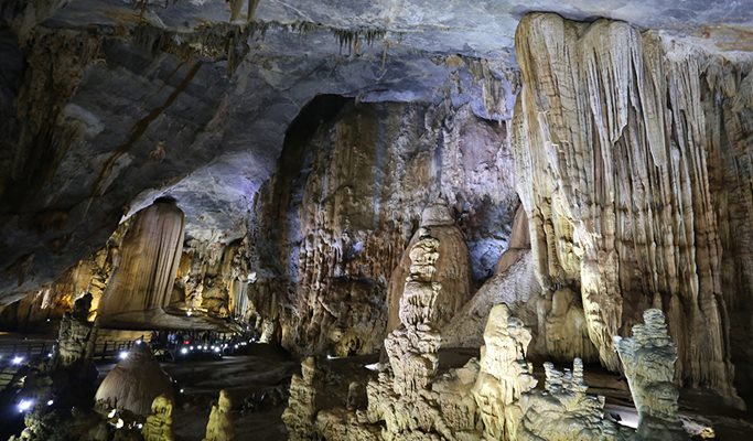 Paradise Cave & La Vang Church 1 Day Tour - from Hue City