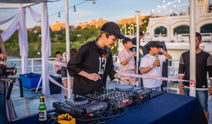 Latin Cruise Party on Han River 2019 (May 18)