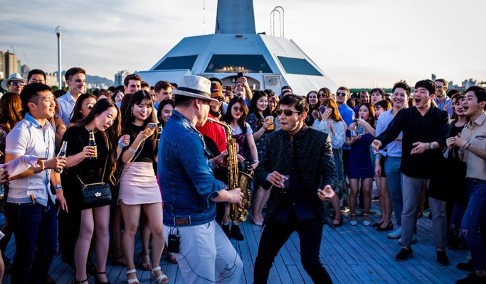 Latin Cruise Party on Han River 2019 (May 18)