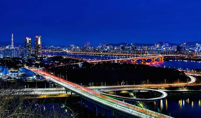 Gyeongbokgung Palace & Bukchon Hanok Village (+ Gwangjang Market Foodie/ Night View) Walking Tour