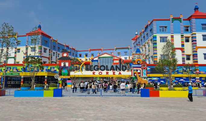 [Outdoor Adventure Haven] Gangwon-do 1-Day Tour (Legoland/ Samaksan Cable Car/ Alpaca World/ Strawberry Picking) (Nov 12~13)