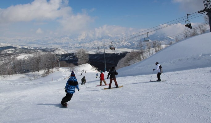上越國際滑雪場：2 天 1 夜 / 3 天 2 夜雙板滑雪/單板滑雪之旅（東京出發）