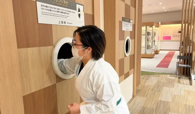 Karate Experience in Okinawa - Break a Tile