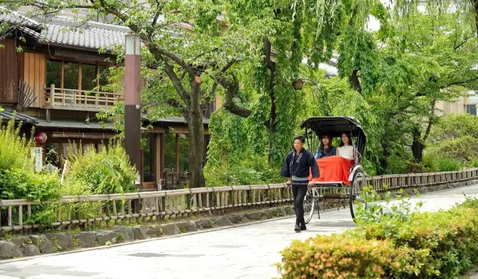 Private Charter Rickshaw Ride in Kyoto Higashiyama – Explore Tradition in Style with Ebisuya Rickshaw