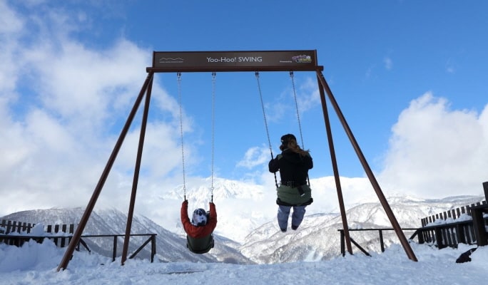 Hakuba Iwatake Snowfield: 1-Day Lift Pass + Equipment/Clothes Rental Package