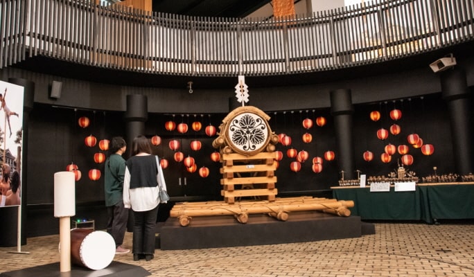 Hida Furukawa Walk & Eat Bus Tour in Gifu
