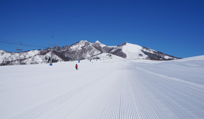 Iwappara Ski Resort: 1-Day Lift Pass + Equipment/Clothes Rental Package