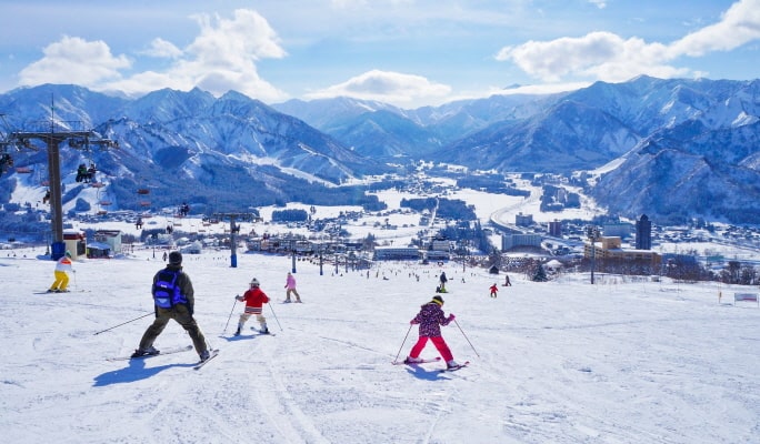 Iwappara Ski Resort: 1-Day Lift Pass + Equipment/Clothes Rental Package