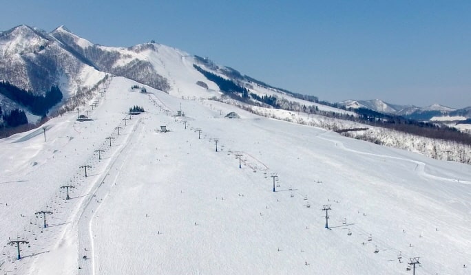 Iwappara Ski Resort: 1-Day Lift Pass + Equipment/Clothes Rental Package