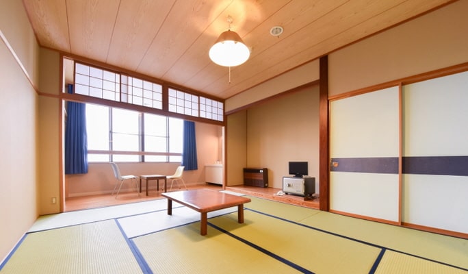 Kitashiga Komaruyama Ski Resort 2D1N/3D2N Ski/Snowboard Tour From Tokyo
