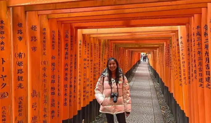 Kyoto Private Walking Tour &  Sushi Making Experience with Licensed Guide