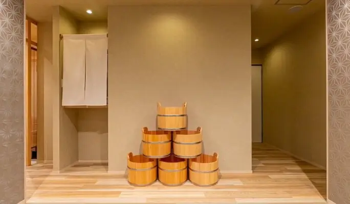 Kyoto Private Walking Tour & Foot Spa Experience with Licensed Guide