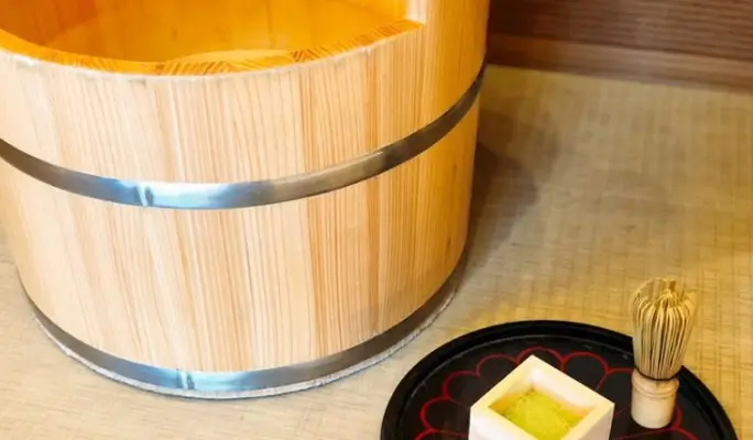 Kyoto Private Walking Tour & Foot Spa Experience with Licensed Guide
