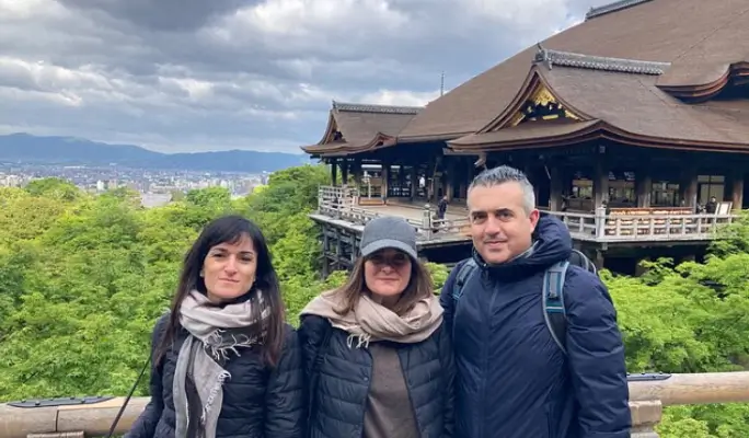 Kyoto Private Walking Tour & Foot Spa Experience with Licensed Guide
