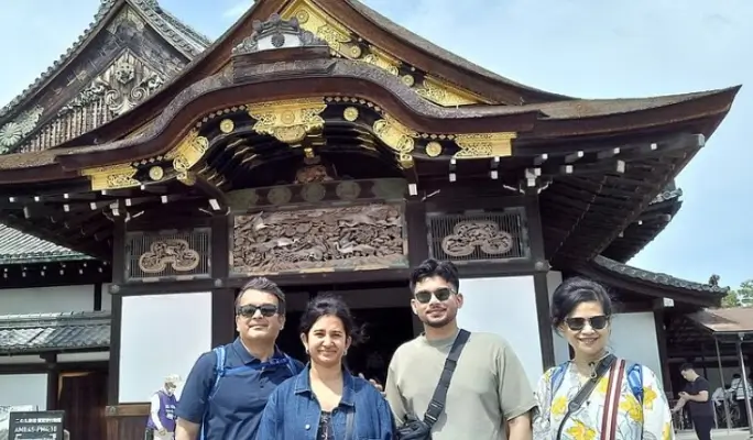 Kyoto Private Walking Tour & Foot Spa Experience with Licensed Guide