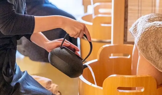 Kyoto Private Walking Tour & Foot Spa Experience with Licensed Guide