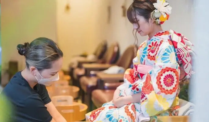 Kyoto Private Walking Tour & Foot Spa Experience with Licensed Guide