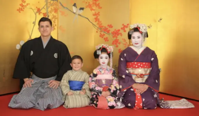 Authentic Maiko & Samurai Photo Experience in Kyoto