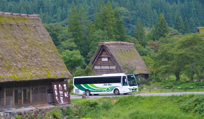 The World Heritage villages - Shirakawa-go & Gokayama Ainokura Tour
