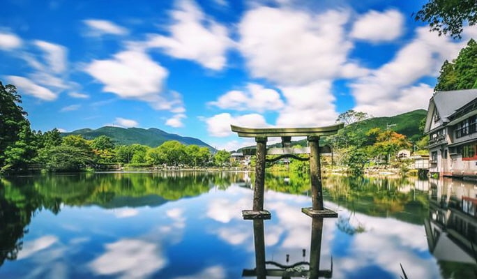 Yufuin & Kyushu Natural Animal Park & Beppu Jigoku 1-Day Tour from Fukuoka