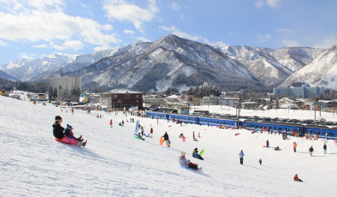 湯澤中里滑雪度假村１日纜車通票＋裝備 / 服裝租賃套餐
