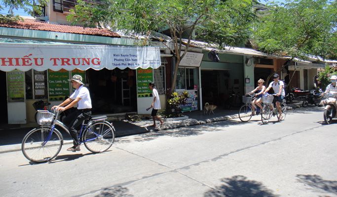 Hoi An Local Food Tour by Bike