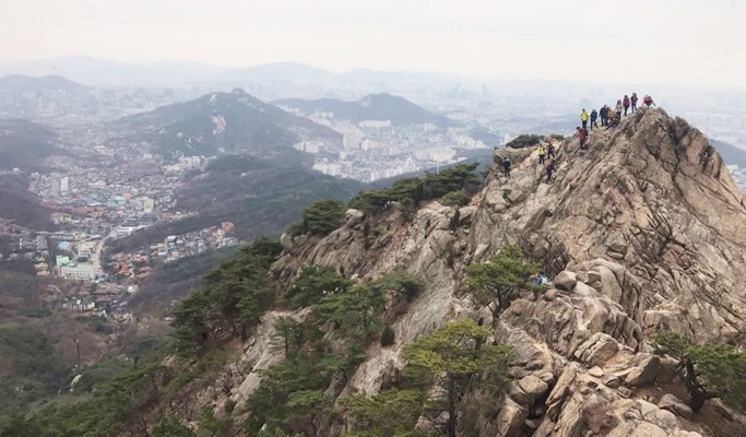 [Trazy Local Host] Seoul Hiking & Rock Climbing Tour - Mt. Bukhansan/Gwanaksan