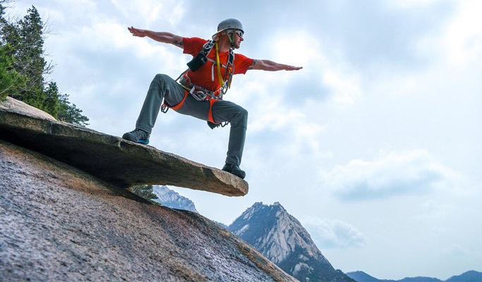[Trazy Local Host] Seoul Hiking & Rock Climbing Tour - Mt. Bukhansan/Gwanaksan