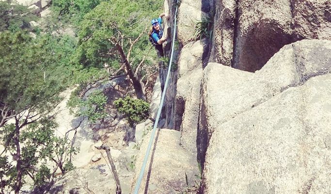 [Trazy Local Host] Seoul Hiking & Rock Climbing Tour - Mt. Bukhansan/Gwanaksan