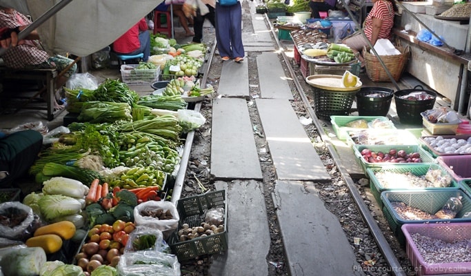 Maeklong Railway Market & Amphawa Floating Market Tour (+Firefly Observation)