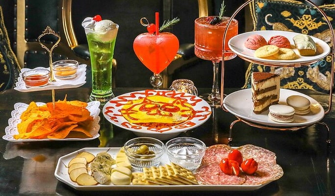 Butler/Maid Cafe Experience in Hongdae, Seoul