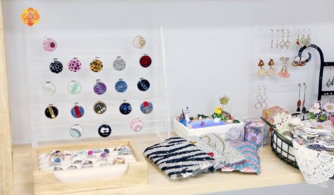 Make Your Own Personalized Mother-of-Pearl Ring/Earrings in Yongsan-gu, Seoul