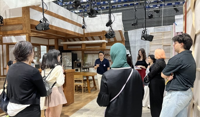 MBC 戏剧制作中心 1 日游（可选参观戏剧彩排／《蒙面歌王》彩排）