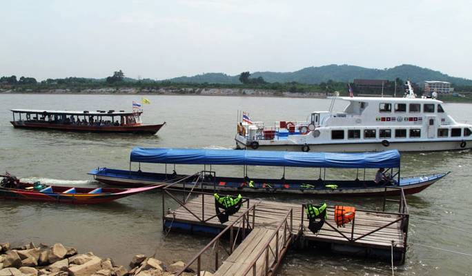 Chiang Rai White Temple + Opium House + Mekong River Boat Tour - from Chiang Mai (Join-in/Private)