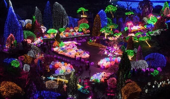 2018 Hwacheon Sancheoneo Ice Festival & Garden of Morning Calm Light Festival 1 Day Tour (Jan 10 & 13)