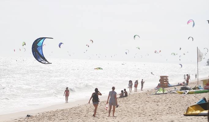 Mui Ne Kiteboarding & Stand Up Paddle Boarding Experience (Lesson/Equipment Rental)